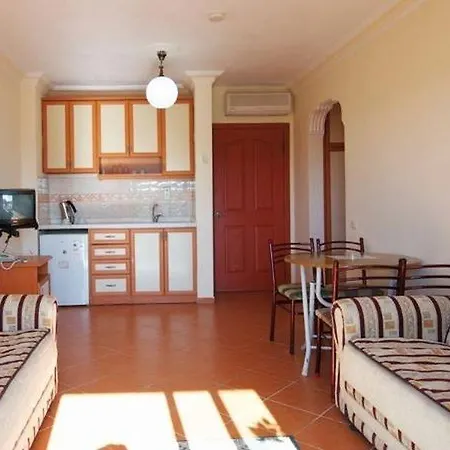 Hotel Cinar Family Side